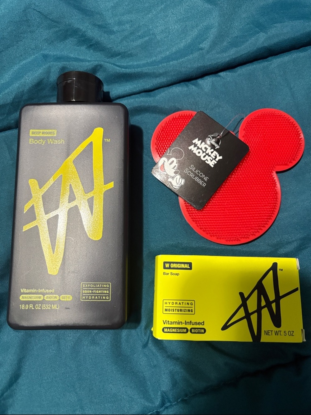Winning Formula Deep Woods - Body Wash & Original Bar Soap + Disney Mickey scrub